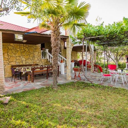 Villa Touzla Ofrínion Buitenkant foto