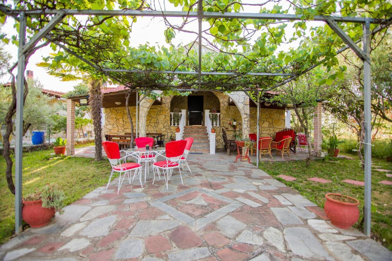 Villa Touzla Ofrínion Buitenkant foto