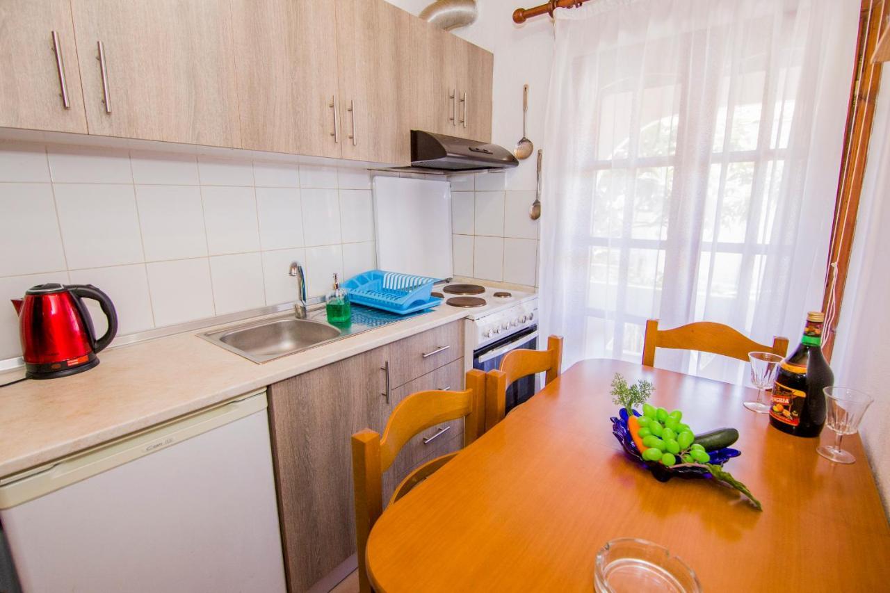 Villa Touzla Ofrínion Buitenkant foto