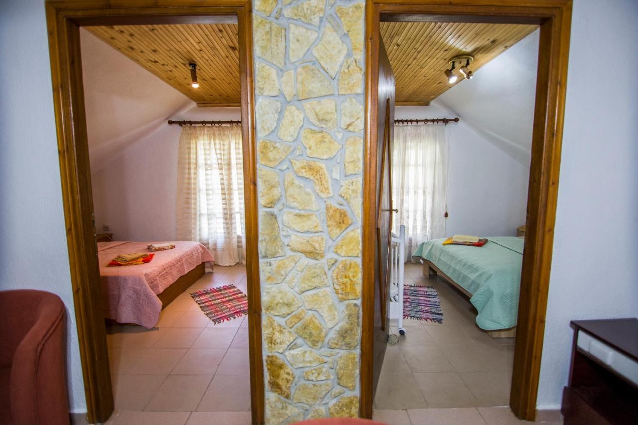 Villa Touzla Ofrínion Buitenkant foto