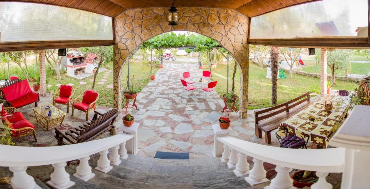 Villa Touzla Ofrínion Buitenkant foto