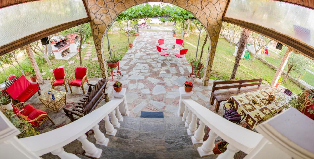 Villa Touzla Ofrínion Buitenkant foto