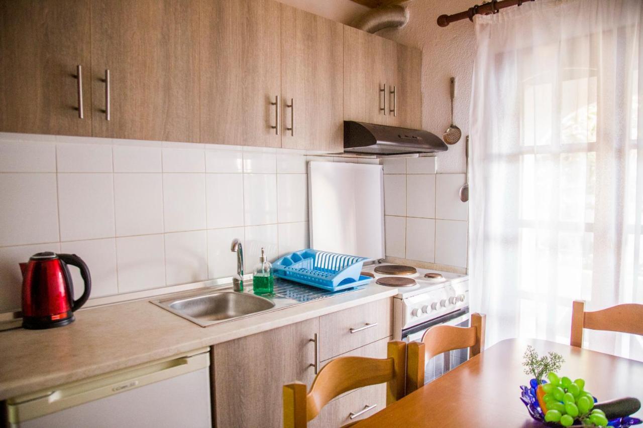Villa Touzla Ofrínion Buitenkant foto